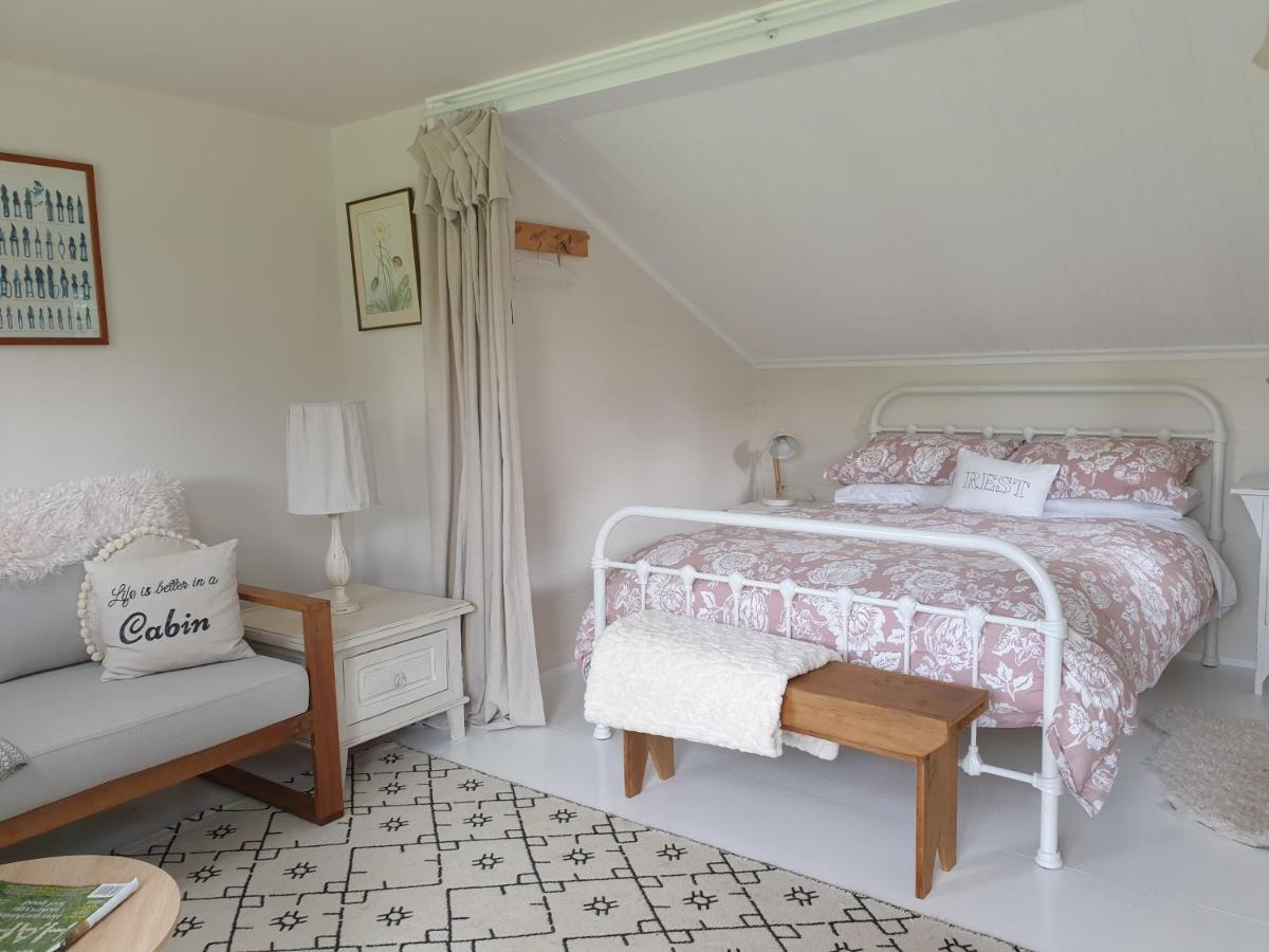 Cabins On Tudor Bed & Breakfast Motueka Extérieur photo